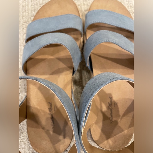 Universal Thread Women’s Platform Ankle Strap Sandal - Picture 2 of 6